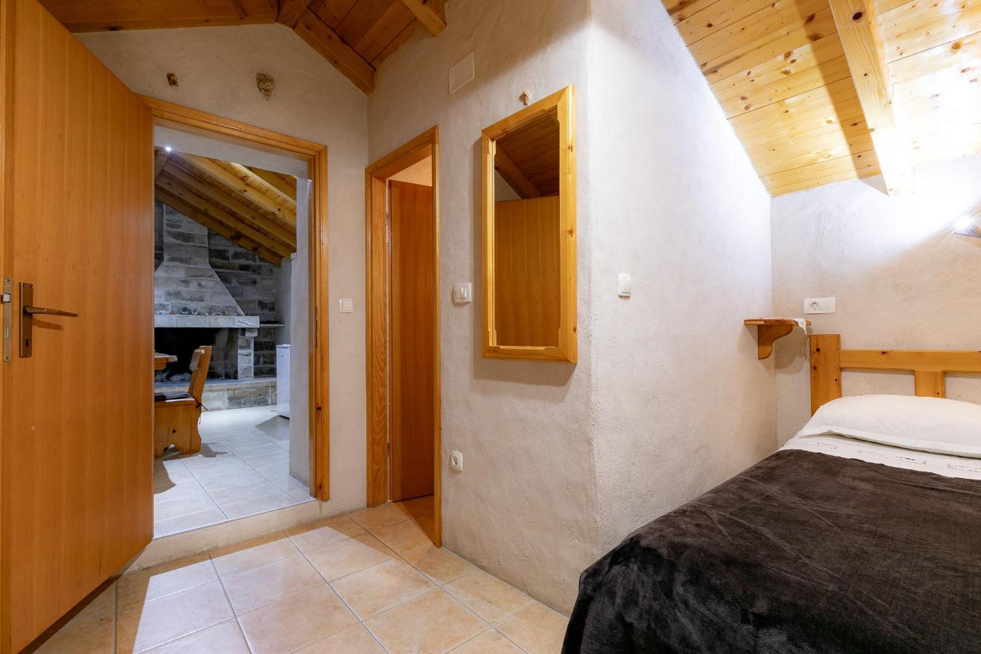 Stone House Harmony Apartment Zrnovo Стая снимка
