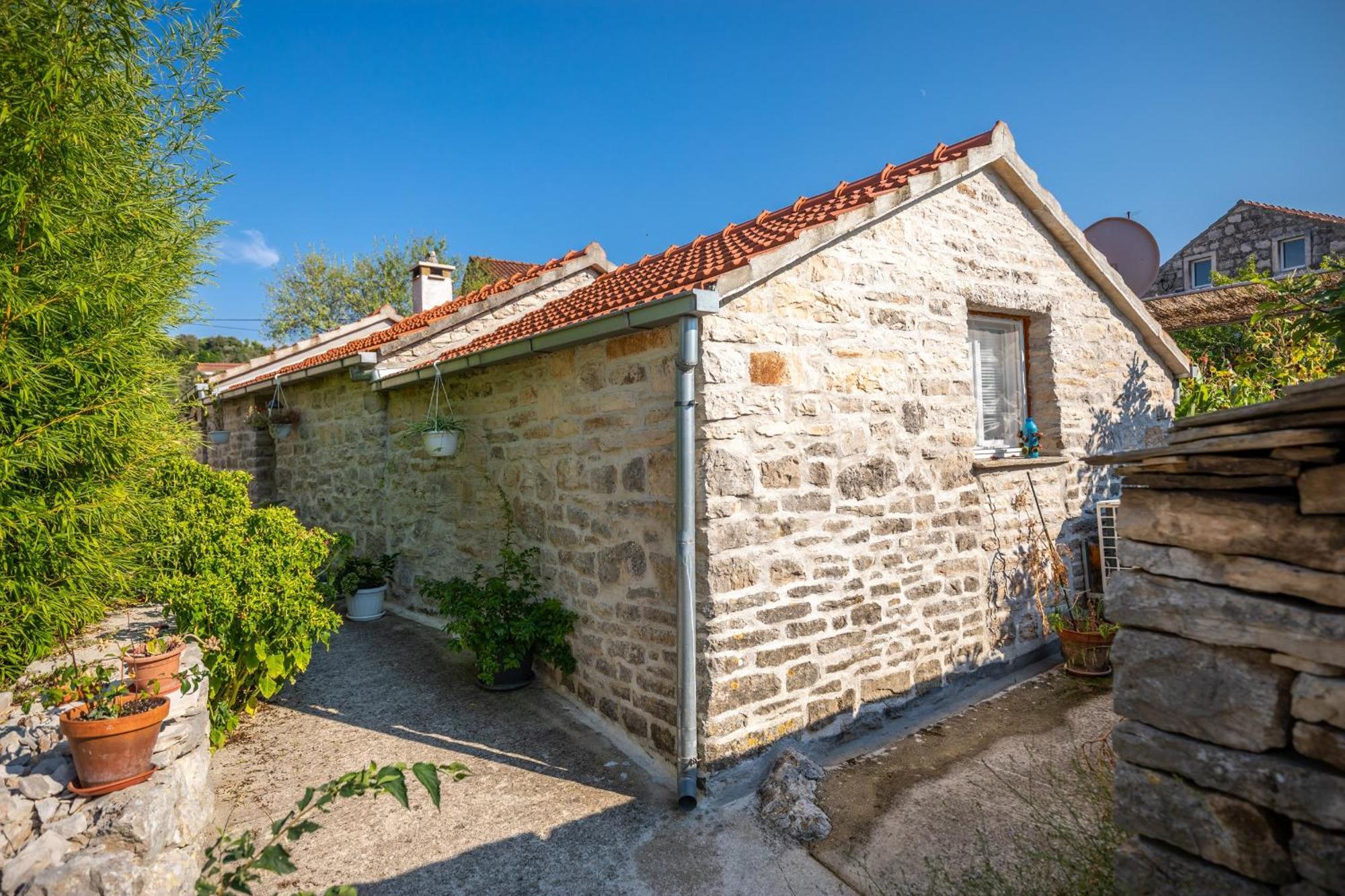 Stone House Harmony Apartment Zrnovo Стая снимка